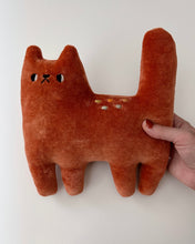 Load image into Gallery viewer, Rusty the autumn cat
