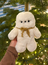 Load image into Gallery viewer, Mallow the white seal - removable gold neck bow

