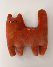 Load image into Gallery viewer, Rusty the autumn cat
