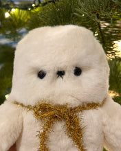 Load image into Gallery viewer, Mallow the white seal - removable gold neck bow
