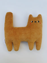 Load image into Gallery viewer, Butterscotch the cat with blushing star cheeks
