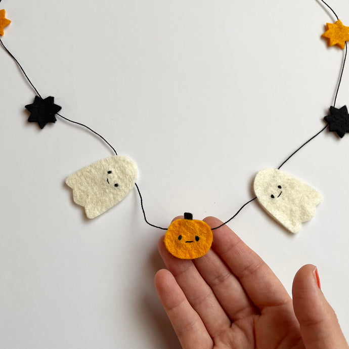 Ghost and pumpkin Halloween garland
