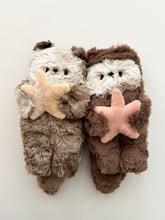Load image into Gallery viewer, Hot Chocolate Sea otter with starfish
