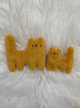Load image into Gallery viewer, Golden Daisy *small* cat
