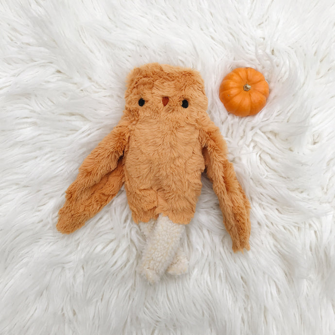 Pumpkin Butter the big owl - sleepy king
