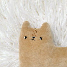 Load image into Gallery viewer, Almond Cat
