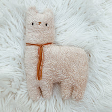 Load image into Gallery viewer, Strawberry Cream Alpaca
